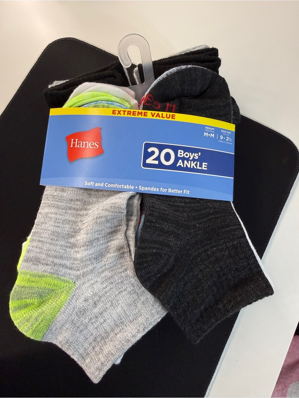 Hanes Boys Ankle Socks 20 Pack Size M Shoe 9-2.5 Soft Stretch Multicolor NWT